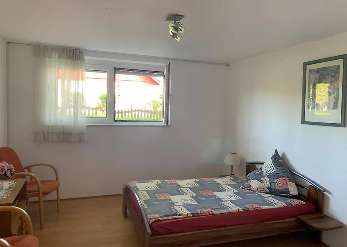 Haus Idylle Weindorf - Helle Souterrain Lejlighed